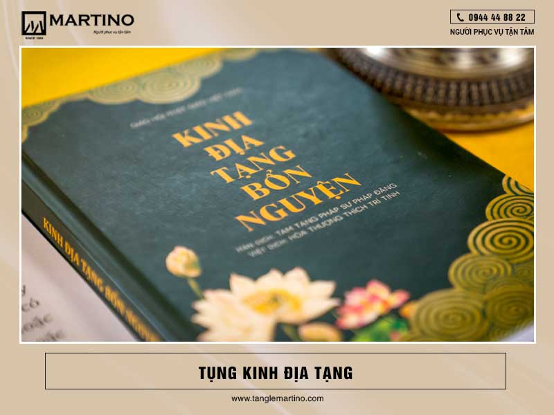 Tụng kinh Địa Tạng